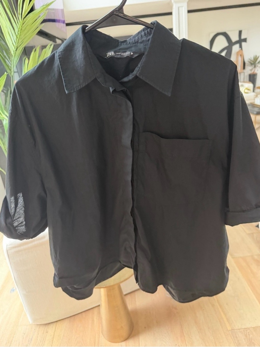 Zara Cropped Black Short-Sleeve Button-Up Blouse